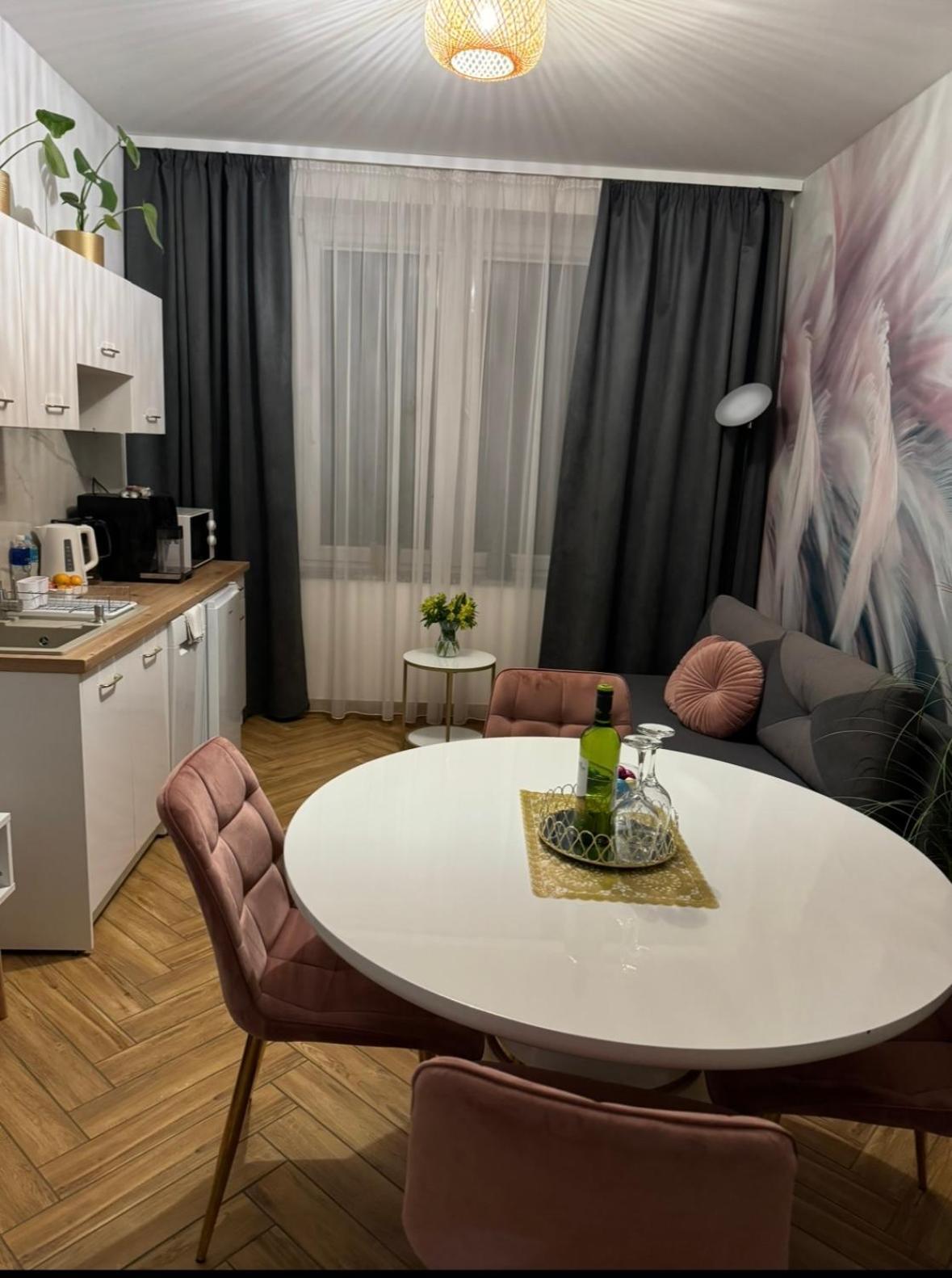Dawna Mleczarnia Apartamenty Sosnowy 노바 루다 외부 사진