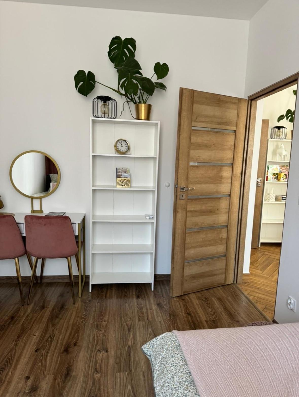 Dawna Mleczarnia Apartamenty Sosnowy 노바 루다 외부 사진