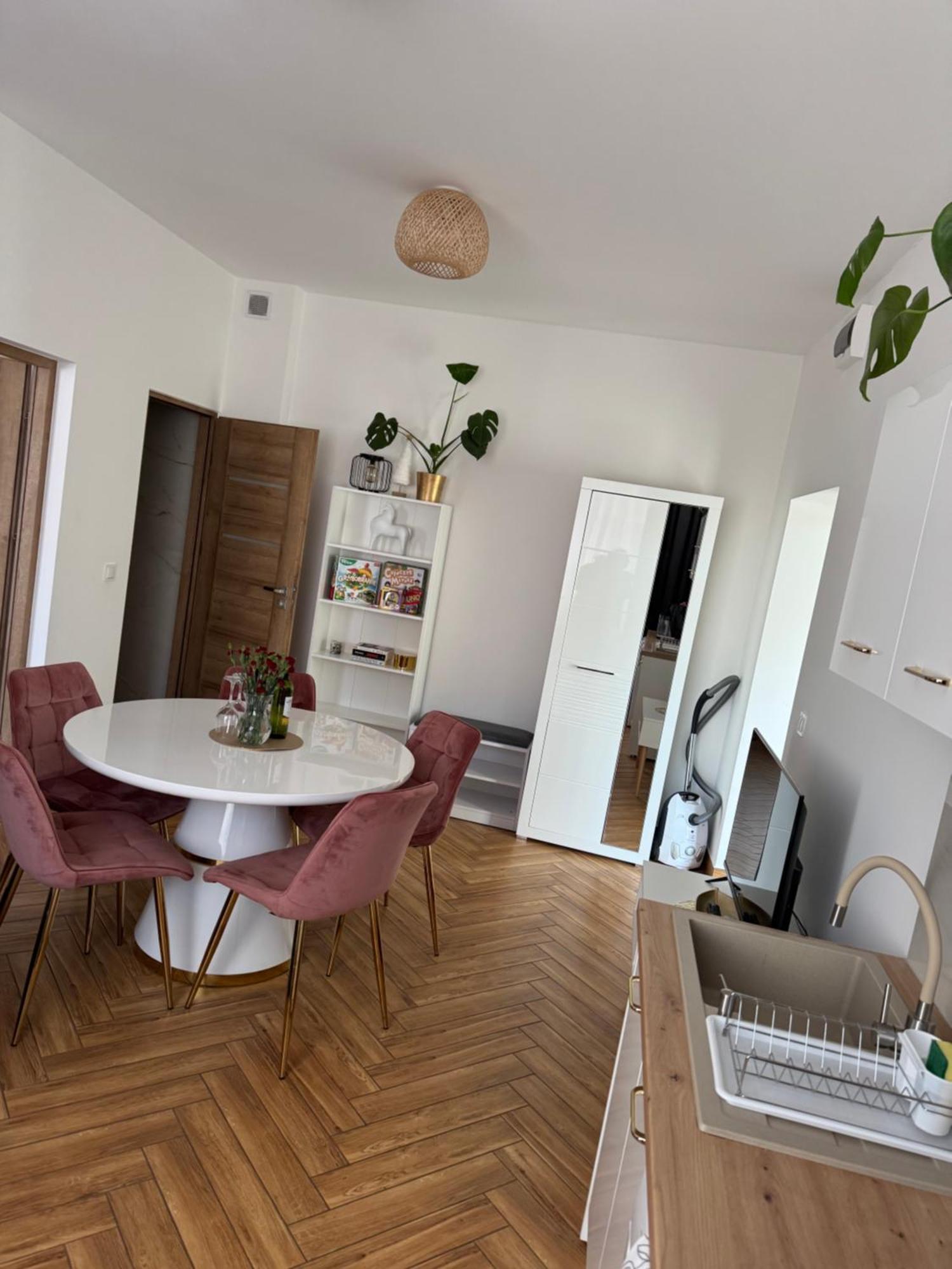 Dawna Mleczarnia Apartamenty Sosnowy 노바 루다 외부 사진