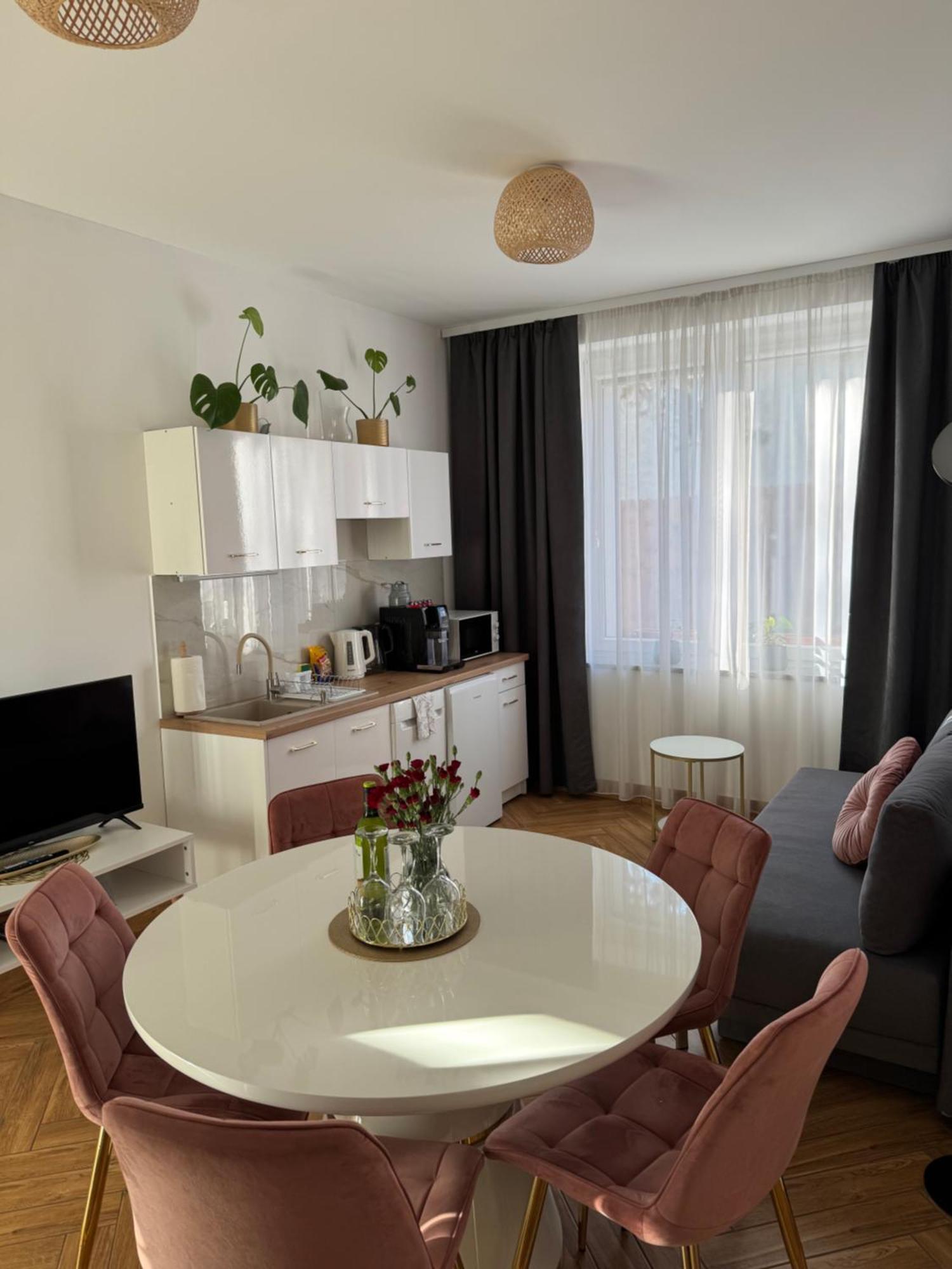 Dawna Mleczarnia Apartamenty Sosnowy 노바 루다 외부 사진